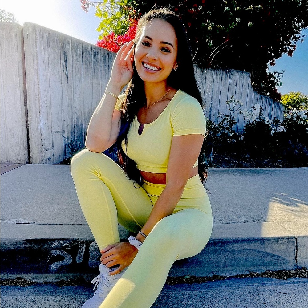 Alphalete Ultrasoft Pinnacle Tee - Lemonade